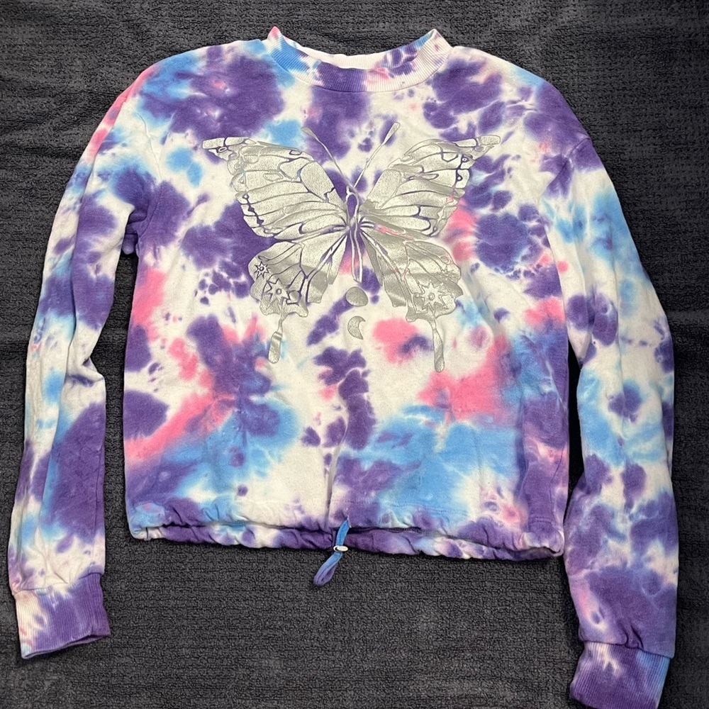 long sleeve shirt same print on back with out butterfly though